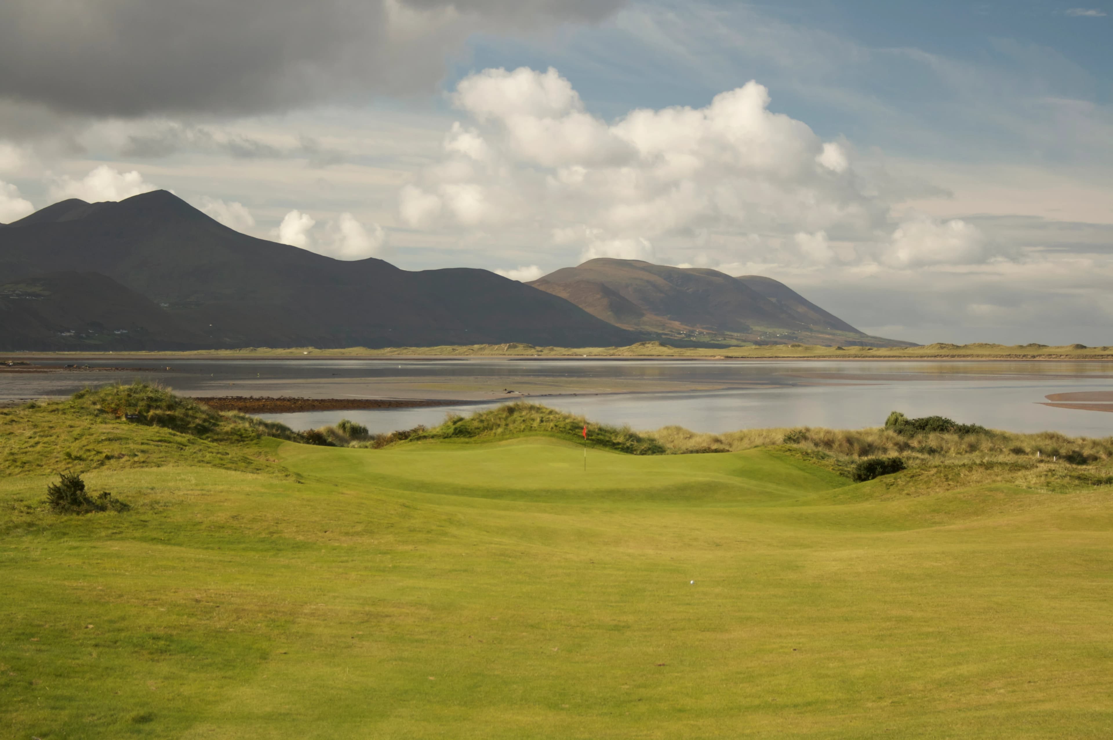 Dooks Golf Club in Glenbeigh, Kerry โ public, 18-hole golf course, designed by Martin Hawtree (2006)