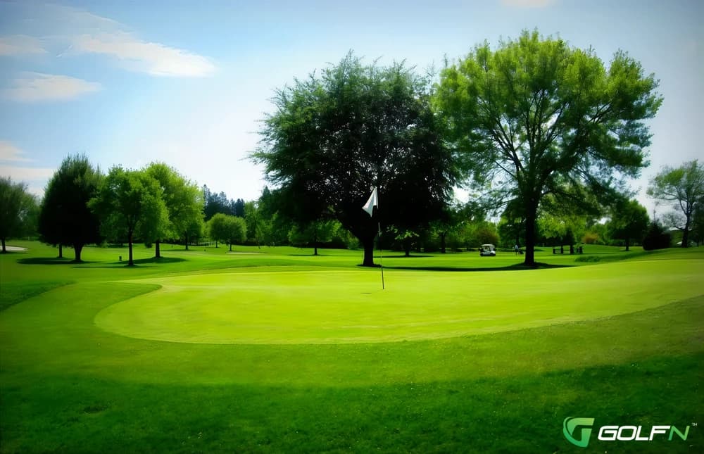Poppy Estate Golf Course in Aldergrove, British Columbia — public, 18-hole golf course