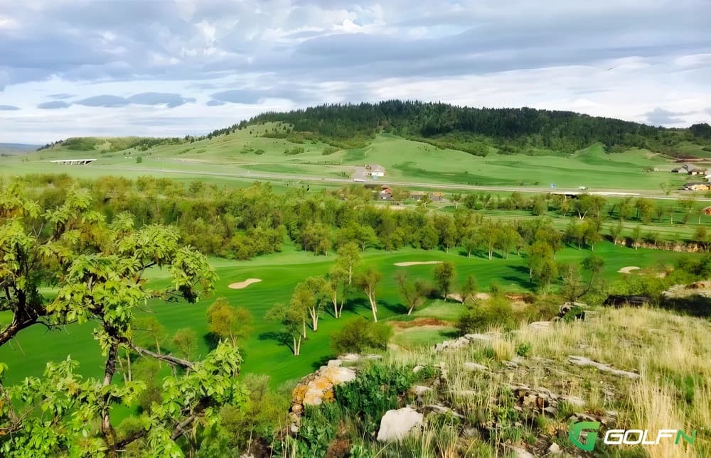 Elkhorn Ridge Golf Club in Spearfish, South Dakota — public, 18-hole golf course, designed by Patrick Wyss (2009)