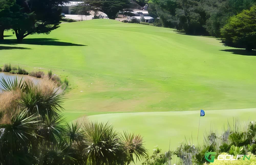 Karori Golf Club in Wellington, Wellington β public, 18-hole golf course