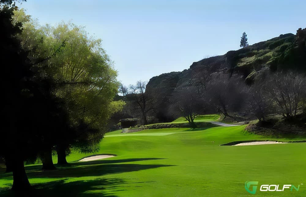 Dalles Country Club in Dalles, Oregon — private, 18-hole golf course