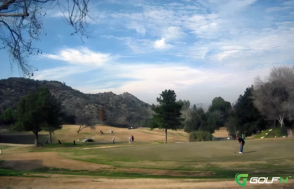 Friendly Valley Golf Course in Newhall, California — private, 9-hole golf course