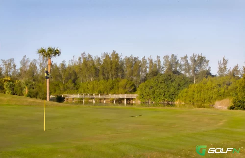 Eagles Nest Golf Course in Urangan, Queensland β public, 9-hole golf course, designed by Truman Wilson