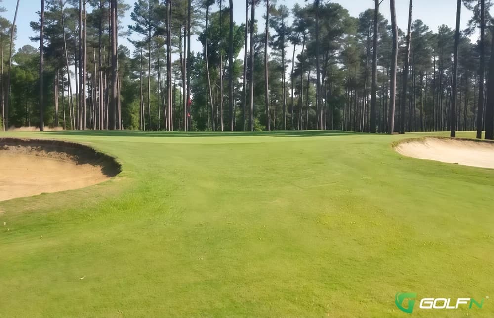 Clarksburg Country Club in Clarksburg, West Virginia — private, 18-hole golf course