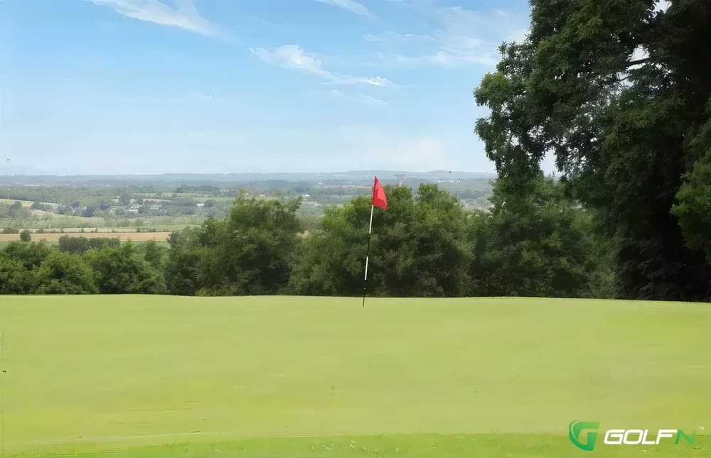 Bellewstown Golf Club in Bellewstown, Meath — private, 18-hole golf course