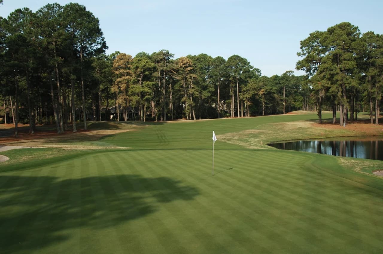 Oyster Reef Golf Club in Hilton Head Island, South Carolina — semi-private, 18-hole golf course
