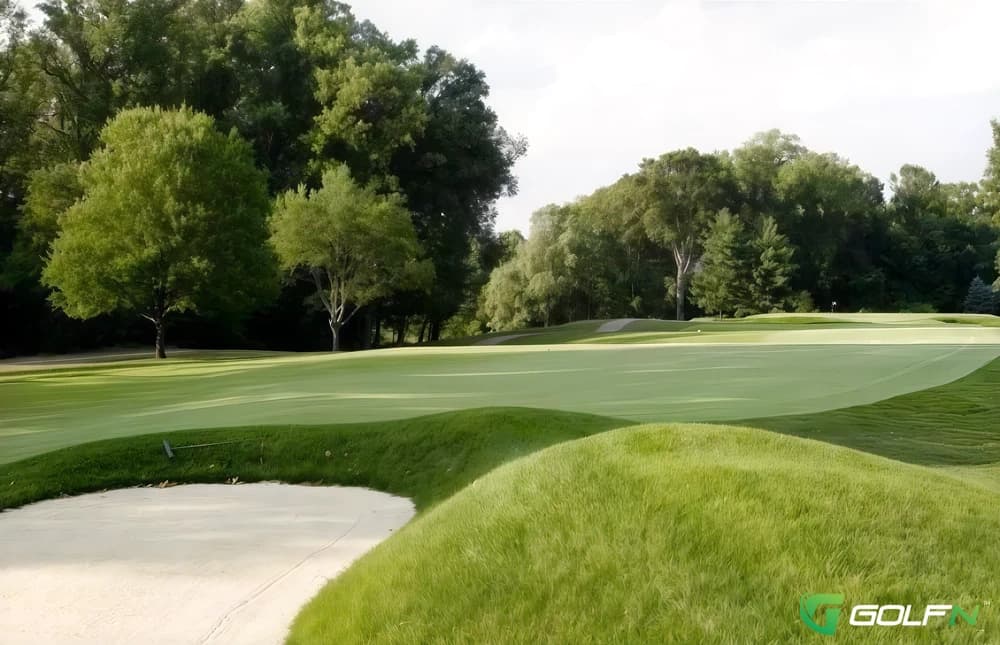 Hyde Park Golf & Country Club in Cincinnati, Ohio — private, 18-hole golf course, designed by Donald Ross (1926)