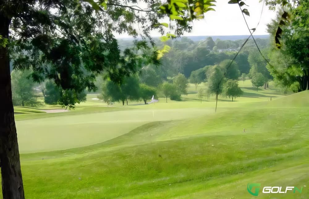 Lake Forest Country Club in Louisville, Kentucky — private, 18-hole golf course, designed by Arnold Palmer (1992)