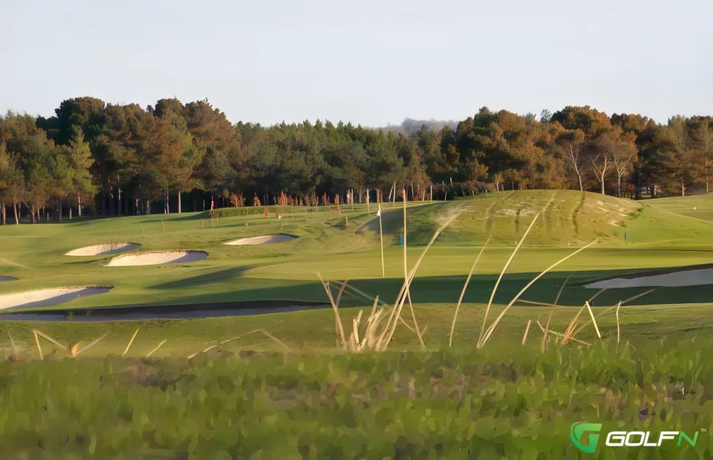 Dixie - Royal Montreal Golf Club in Ile Bizard, Quebec — private, 9-hole golf course