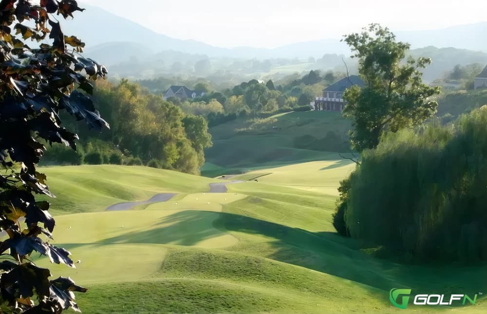 Woodlake Golf Club in Tazewell, Tennessee — semi-private, 18-hole golf course, designed by John Salyers