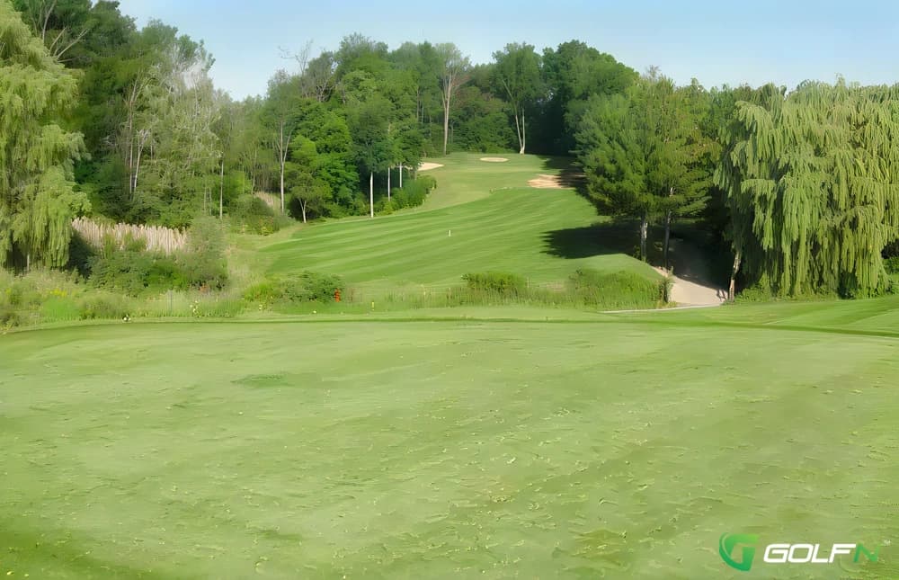 Oaks Of St George Golf Club in Paris, Ontario — semi-private, 18-hole golf course, designed by Robert Moote (1992)