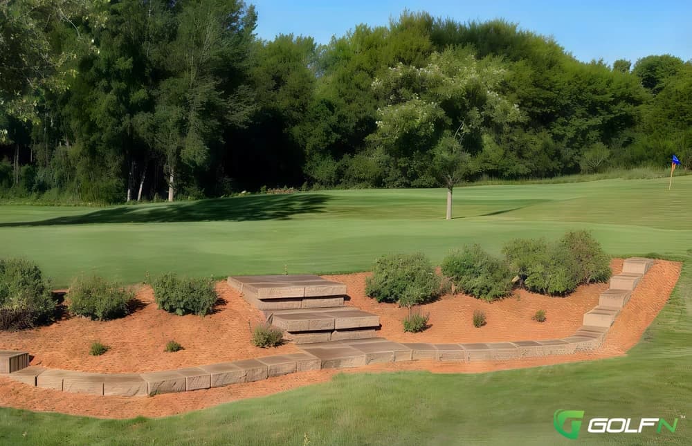 Rose Lake Golf Club in Fairmont, Minnesota — semi-private, 18-hole golf course, designed by Donald Brauer