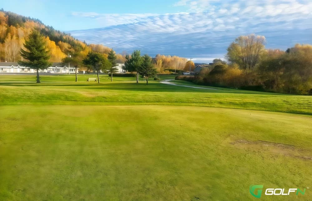 St-Michel-Des-Saints in St-Michel-des-Saints, Quebec — semi-private, 18-hole golf course, designed by John Watson (1992)