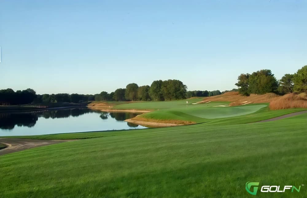 Lakes - Colonial Springs Golf Course in East Farmingdale, New York — private, 27-hole golf course, designed by Robert Trent Jones, Jr. (2007)