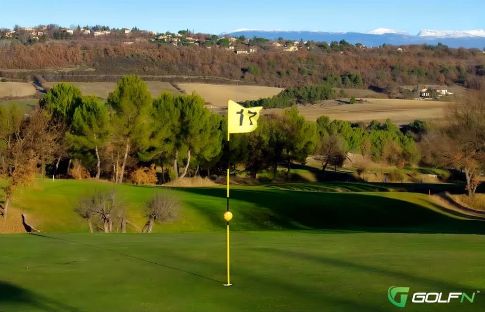 Grand Mere Club De Golf in Grand Mere, Quebec — semi-private, 18-hole golf course