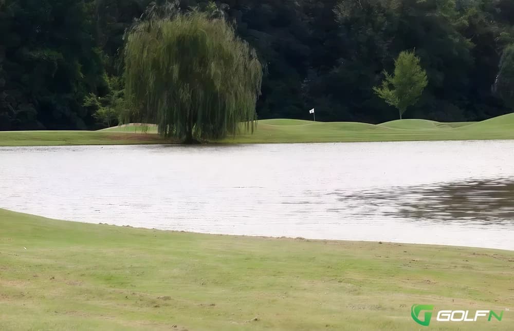 Goose Pond Colony Lake Course in Scottsboro, Alabama — resort, 36-hole golf course, designed by George Cobb (1971)
