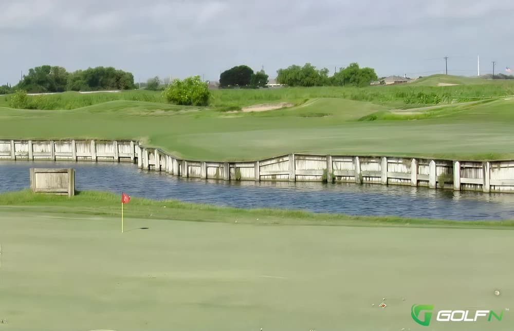 Los Lagos Golf Club in Edinburg, Texas — public, 18-hole golf course, designed by von Hagge, Smelek and Baril (2001)