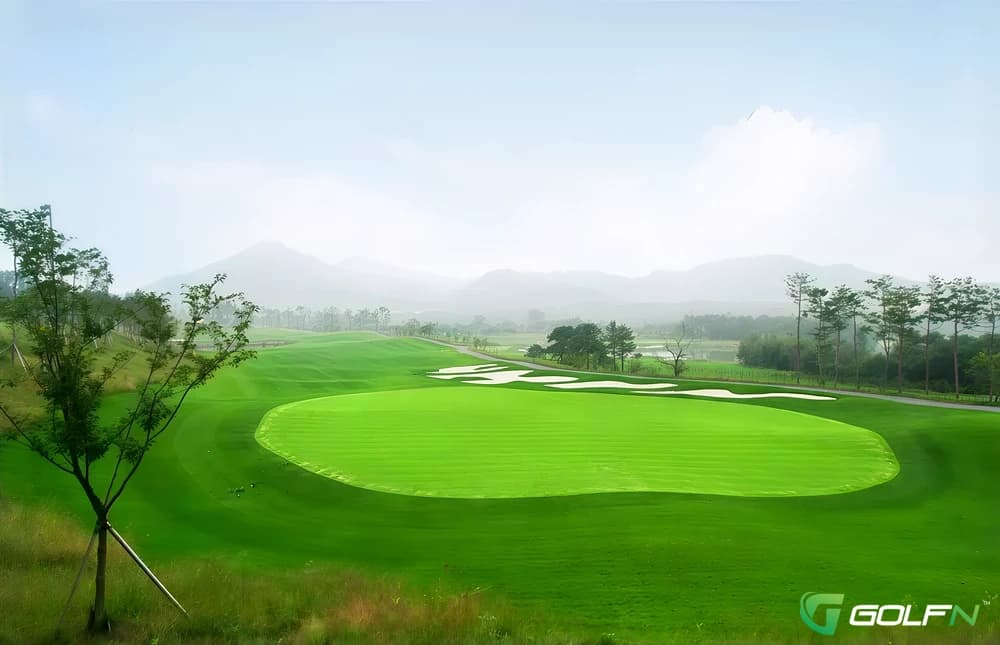Lake - Icheon Silk Valley Golf Club in Icheon-si, Gyeonggido β semi-private, 9-hole golf course, designed by Song Ho Cheng