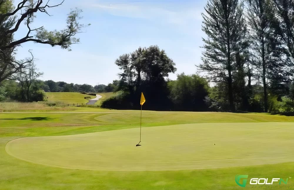 New Forest Golf Club in Tyrellspass, Westmeath โ public, 18-hole golf course, designed by Peter McEvoy (2006)