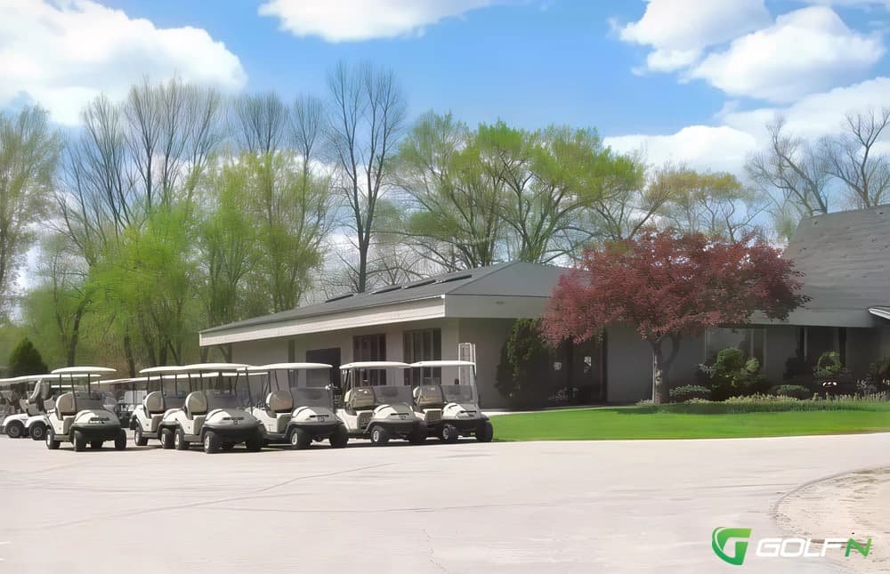 Holiday Lodge Golf Resort in Tomah, Wisconsin — resort, 18-hole golf course, designed by Ray Reidy, Jr.