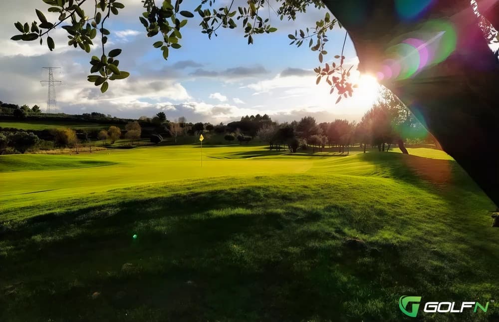 Meadow - Corrstown Golf Club in Kilsallaghan, Dublin โ private, 27-hole golf course, designed by Manuel Pinero (1999)