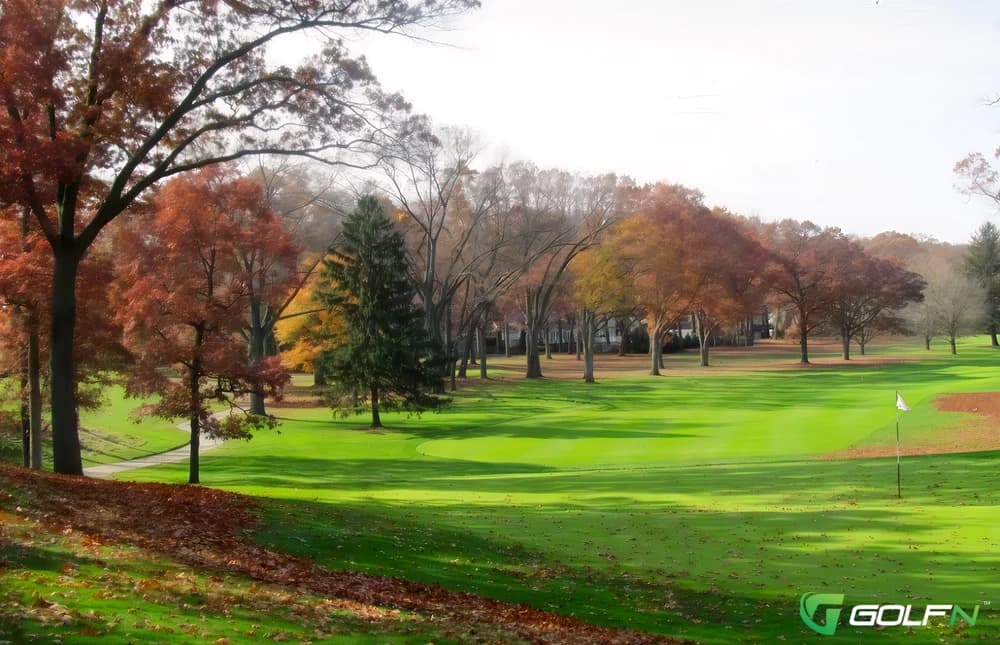Long Beach Country Club in Michigan City, Indiana — private, 18-hole golf course, designed by Ken Killian