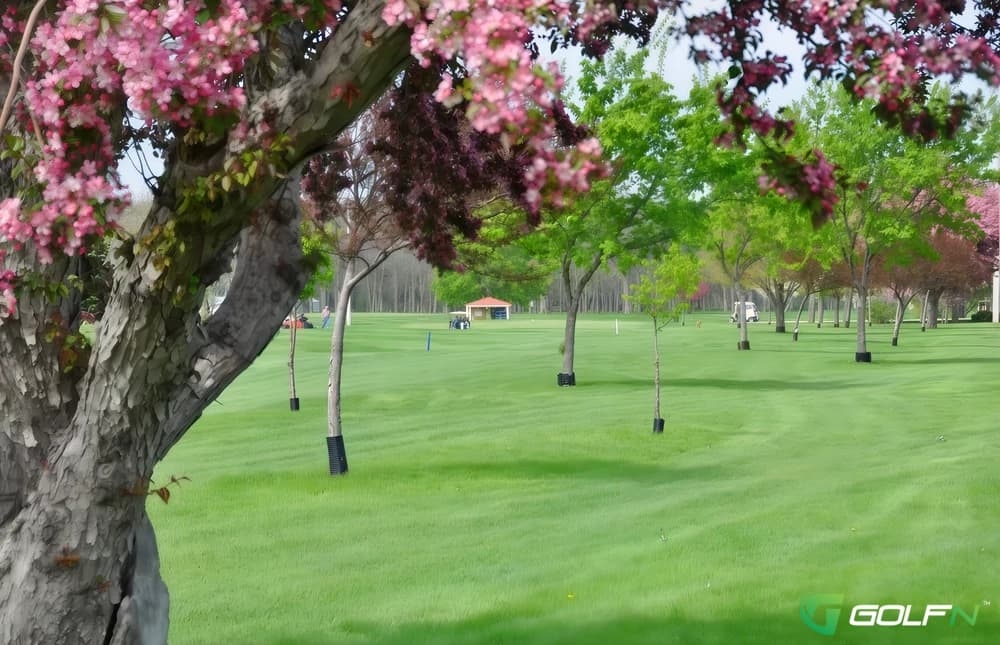 Humboldt Country Club in Humboldt, Iowa — semi-private, 9-hole golf course