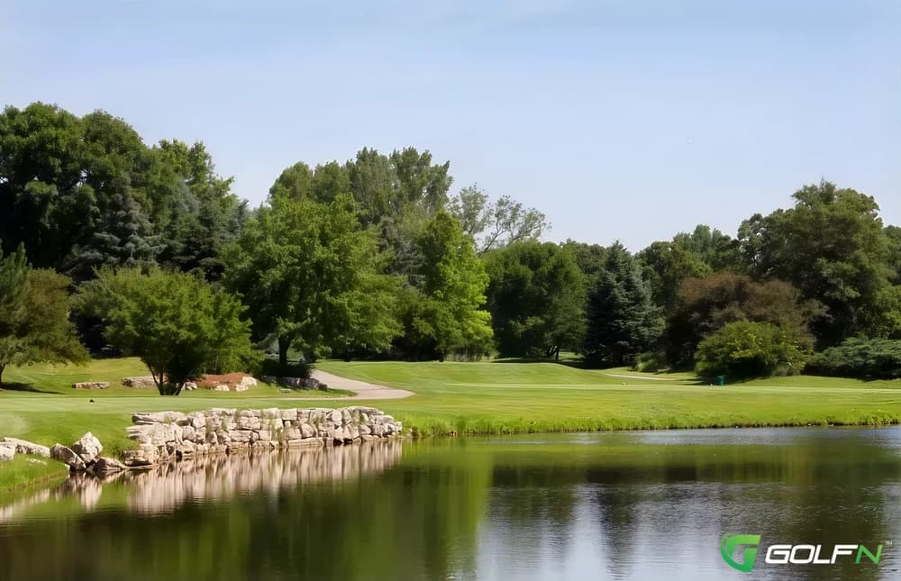 Ruffled Feathers Golf Club in Lemont, Illinois — semi-private, 18-hole golf course, designed by P. B. Dye (1991)