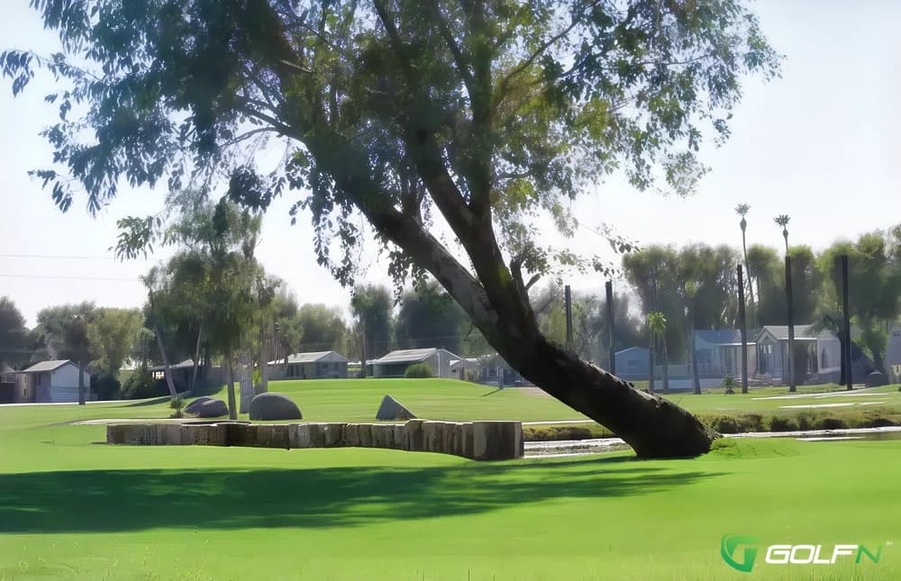 Broken Spoke Country Club in El Centro, California — public, 9-hole golf course, designed by Wes Kirby