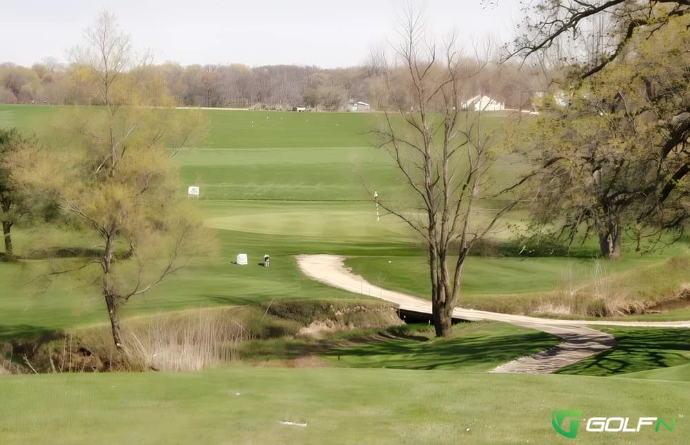 Hart Ridge Golf Course in Manchester, Iowa — public, 9-hole golf course