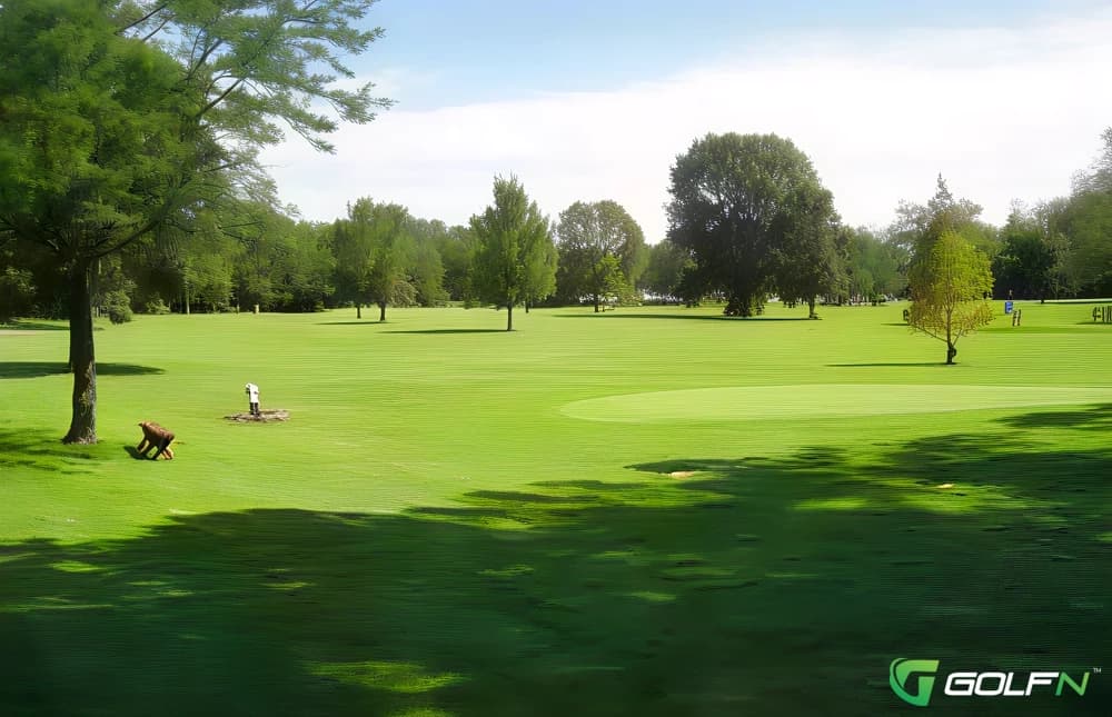 Leisure Village Golf Course in Fox Lake, Illinois — private, 9-hole golf course