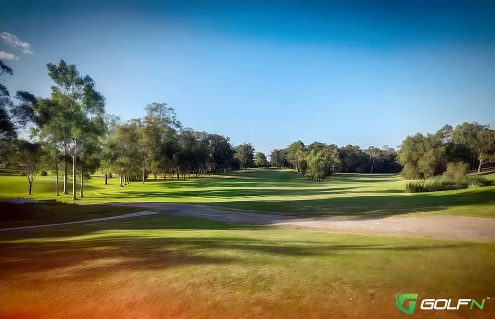 Springwood Country Club in NSW, New South Wales — semi-private, 18-hole golf course