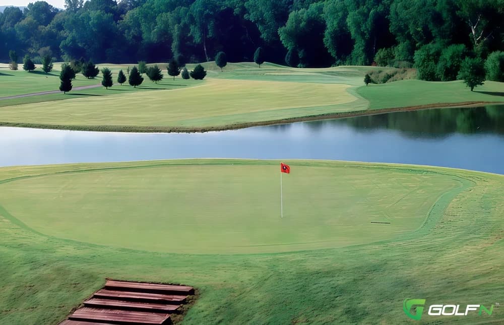 Riverview Golf & Country Club Morris in Morris, Manitoba — public, 9-hole golf course, designed by Gary Baird (1970)