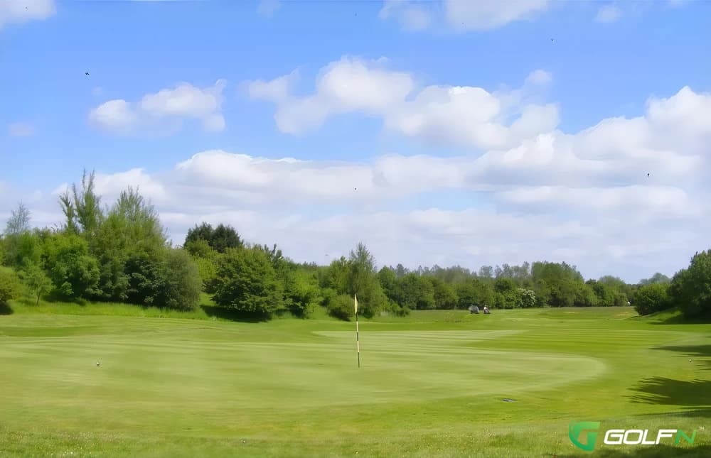Banbury Golf Club in Oxon, England — 18-hole golf course