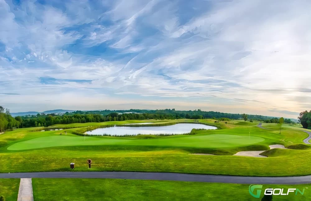 Elmgreen Golf Club in Dublin 15, Dublin โ public, 18-hole golf course, designed by Jonathan Gaunt (2005)