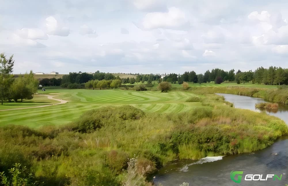 Chinook Golf Course in Swift Current, Saskatchewan — public, 18-hole golf course