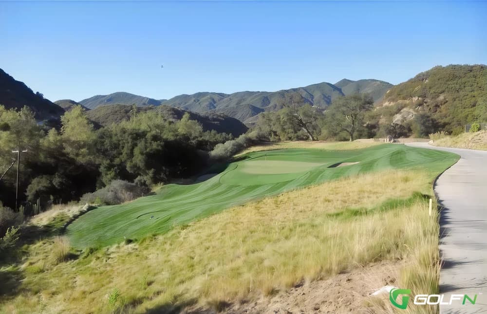 Sherwood Lake Club in Thousand Oaks, California — private, 18-hole golf course, designed by Jack Nicklaus (2006)