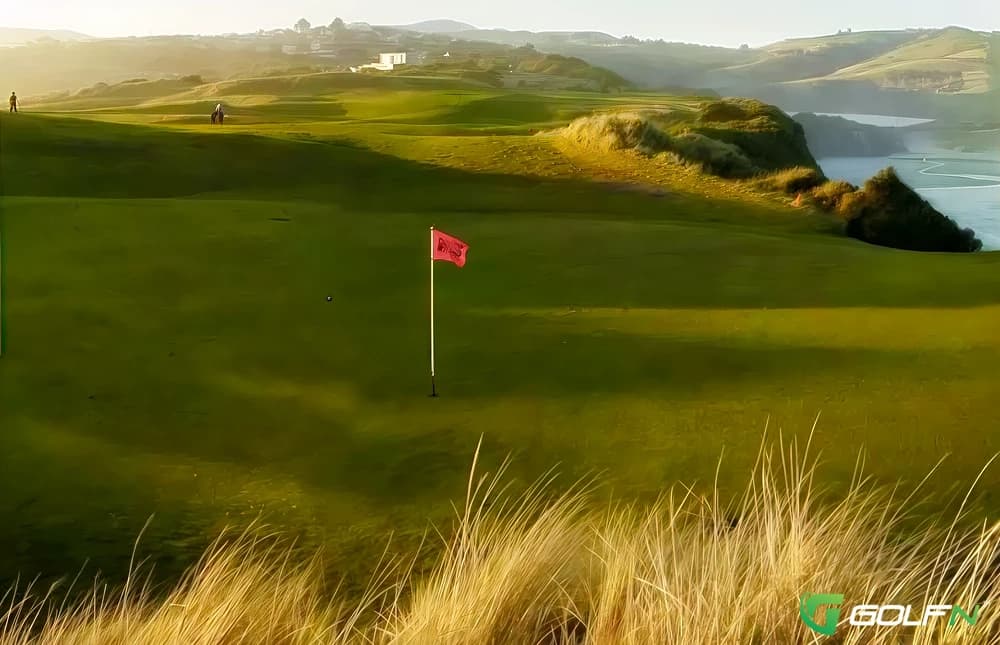 Chisholm Links in Dunedin, Otago β public, 18-hole golf course