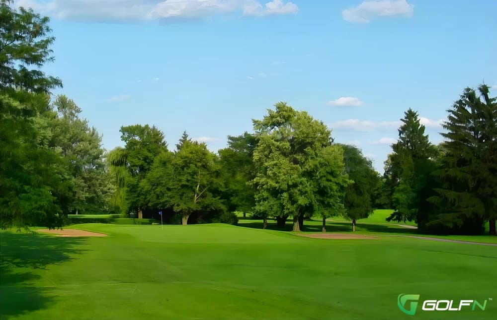 Course # 3 Red - Cog Hill Golf Club in Lemont, Illinois — public, 18-hole golf course, designed by Dick Wilson
(1963)