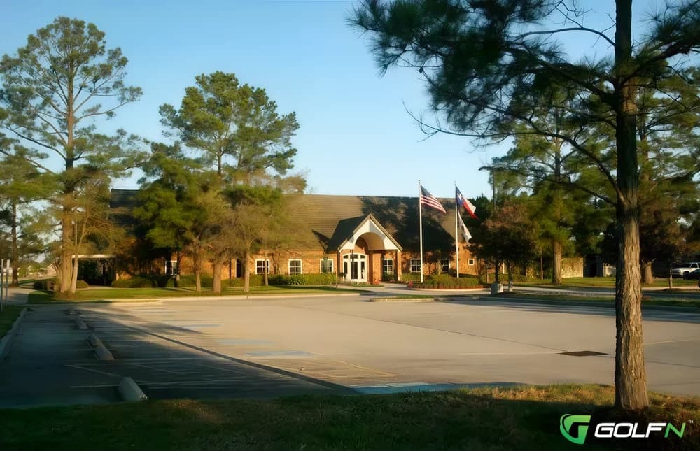 Gleann - Gleannloch Pines Golf Club in Spring, Texas — semi-private, 27-hole golf course, designed by Jay Rivere (1999)