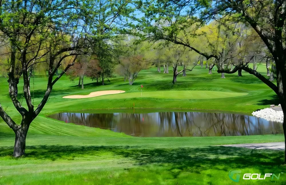 Meadowbrook Country Club in Racine, Wisconsin — private, 18-hole golf course, designed by Todd Sloan (1927)