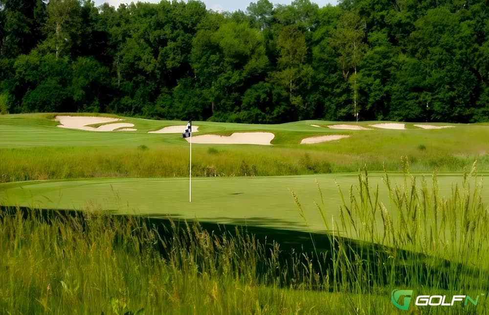 Prairie View Golf Club in Carmel, Indiana — public, 18-hole golf course, designed by Robert Trent Jones, Jr.
(1997)