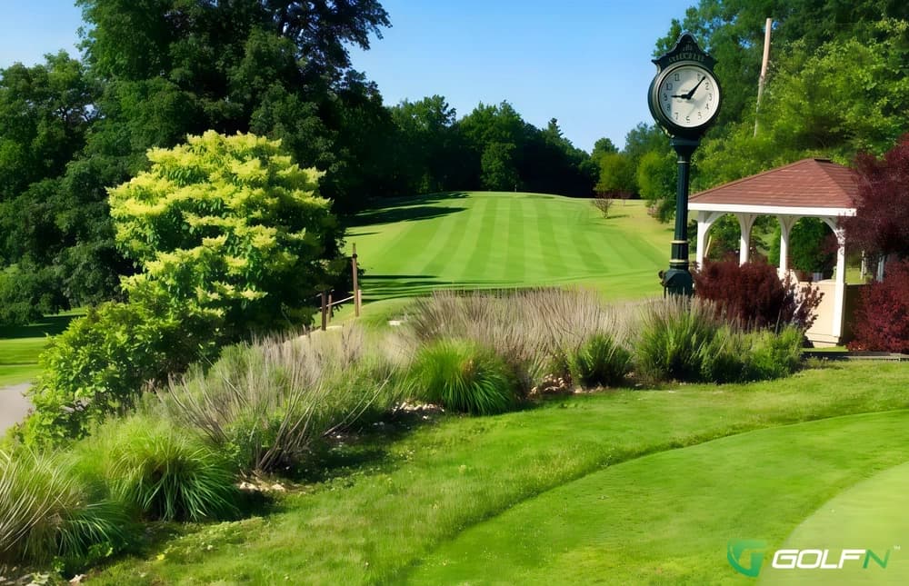 Pinecrest Country Club in Brookville, Pennsylvania — semi-private, 18-hole golf course