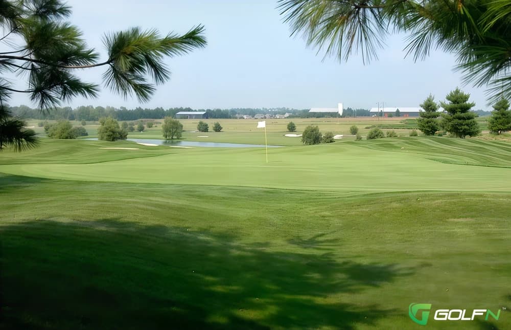 Houston Oaks Golf Course in Paris, Kentucky — semi-private, 18-hole golf course, designed by Jack Ridge