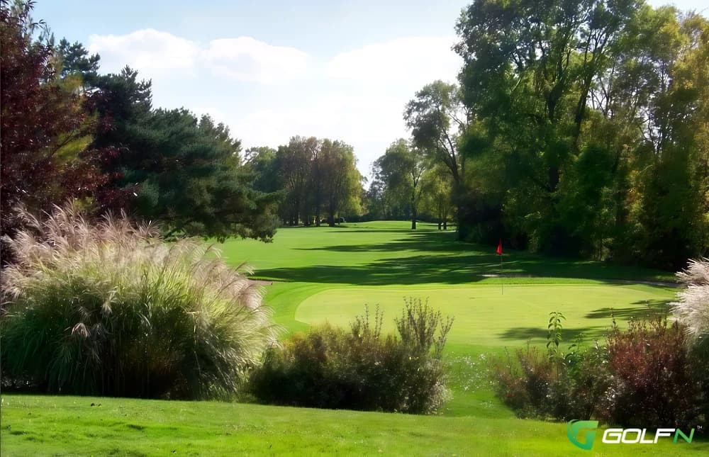 Maple Creek Country Club in Indianapolis, Indiana — semi-private, 18-hole golf course, designed by Pete Dye (1961)