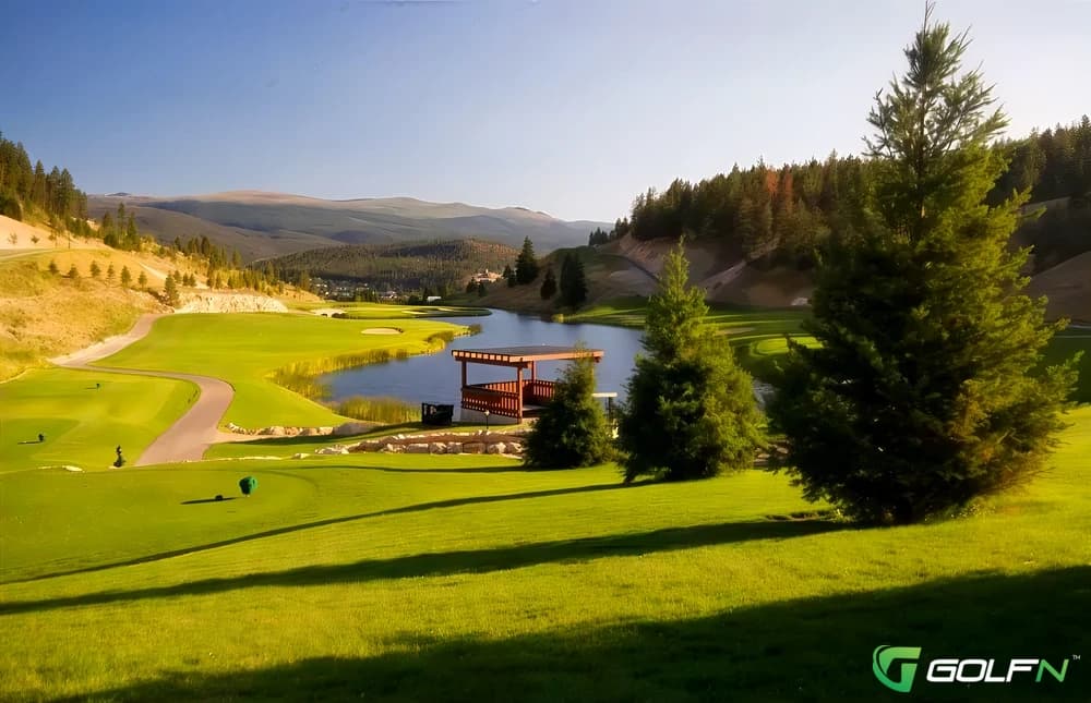Black Mountain Golf Club in Kelowna, British Columbia — public, 18-hole golf course, designed by Graham Cooke (2003)
