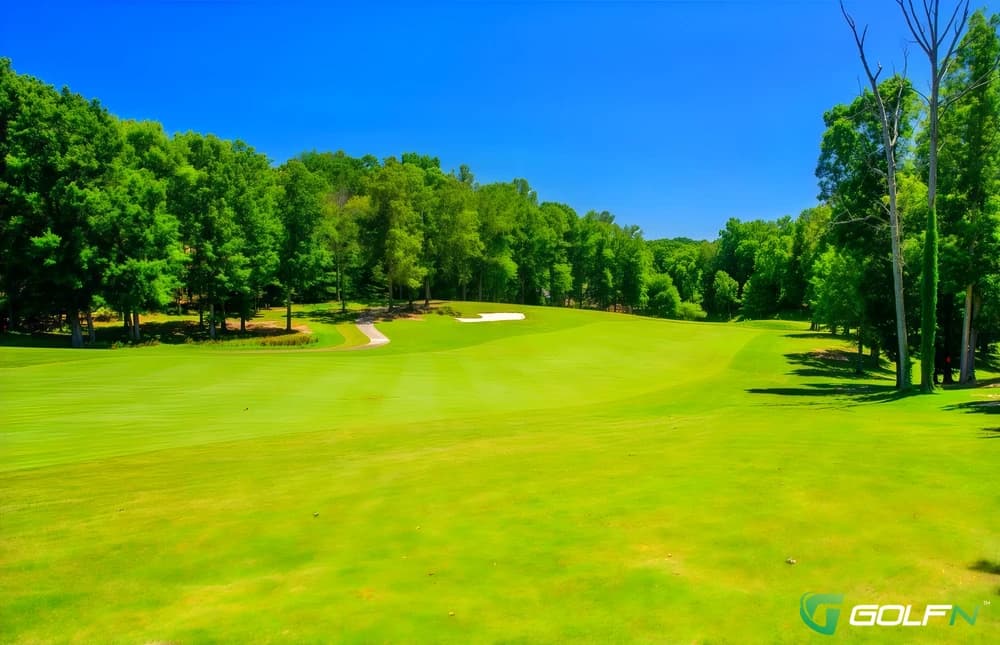 Salem Glen Golf & Country Club in Clemmons, North Carolina — semi-private, 18-hole golf course, designed by Glen Day (1997)