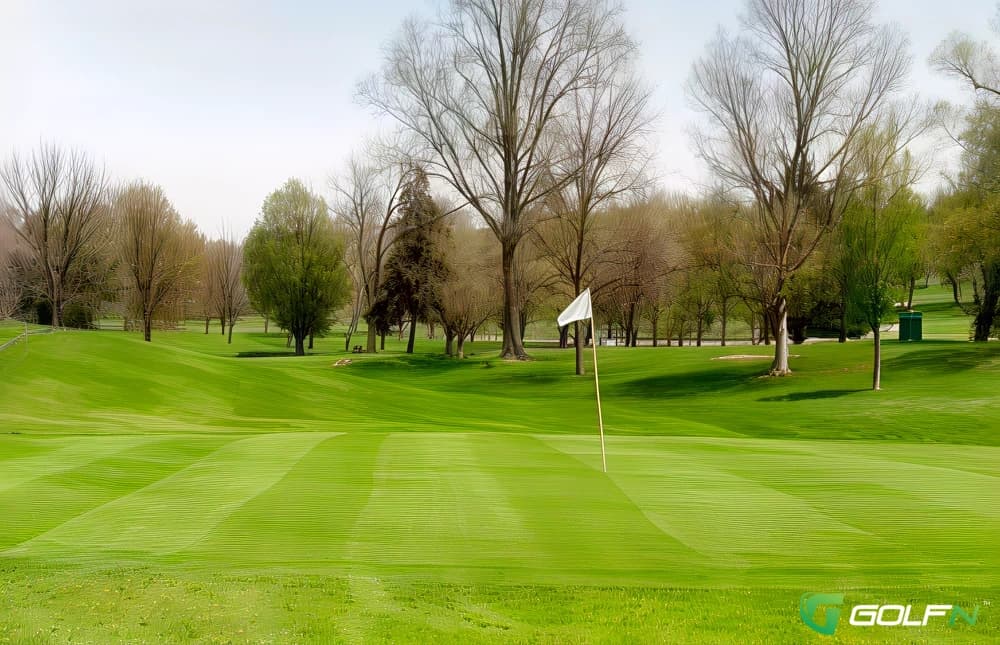 Studebaker Municipal Golf Course in South Bend, Indiana — public, 9-hole golf course