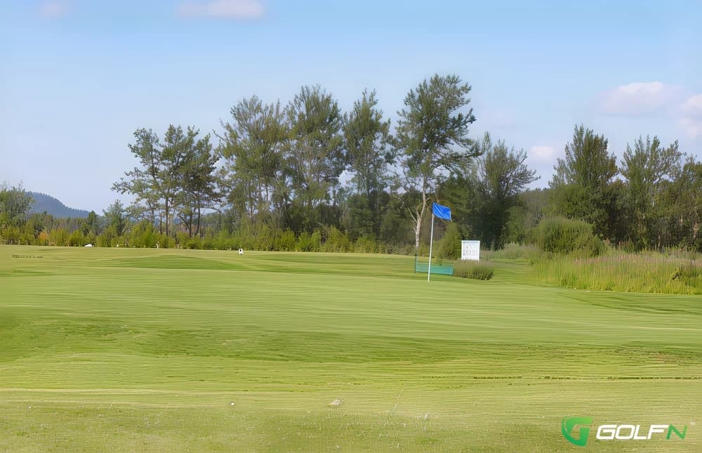 Chandler Golf Club in Chandler, Quebec — semi-private, 18-hole golf course