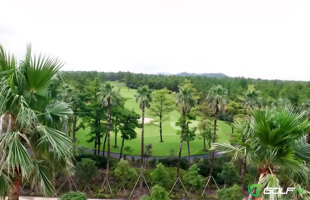 Kooralbyn Hotel Resort in Kooralbyn, Queensland β semi-private, 18-hole golf course